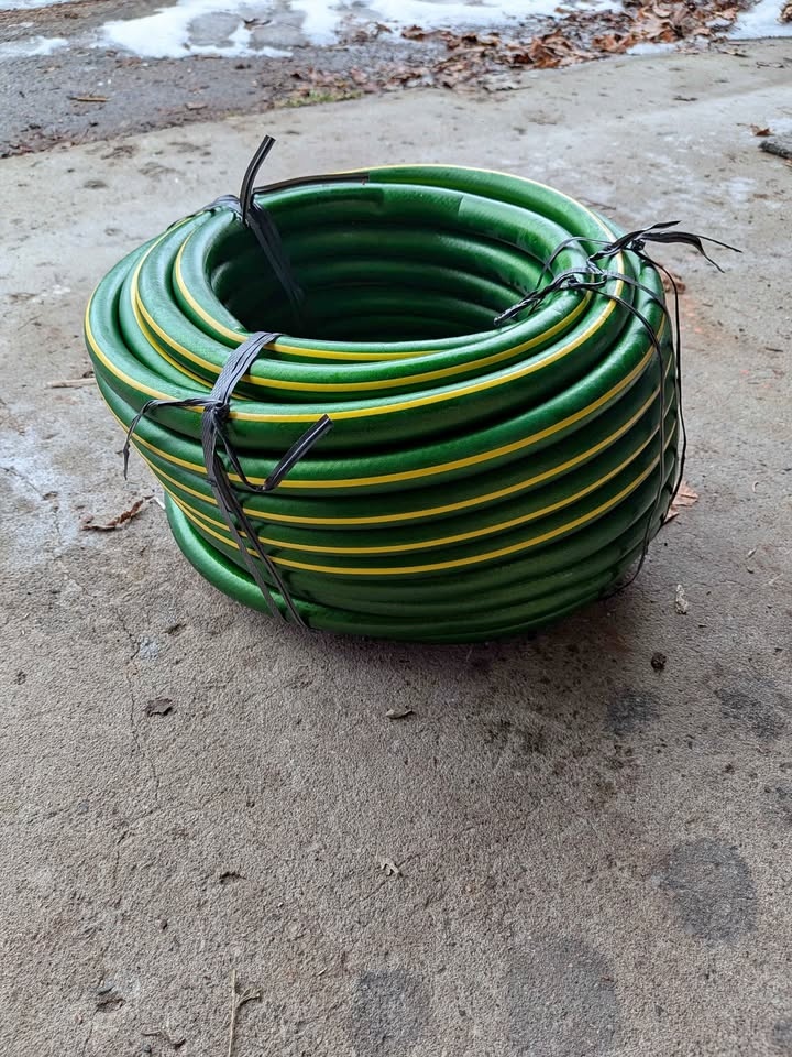100 ft Scotts MaxFLEX 5/8 Garden Hose