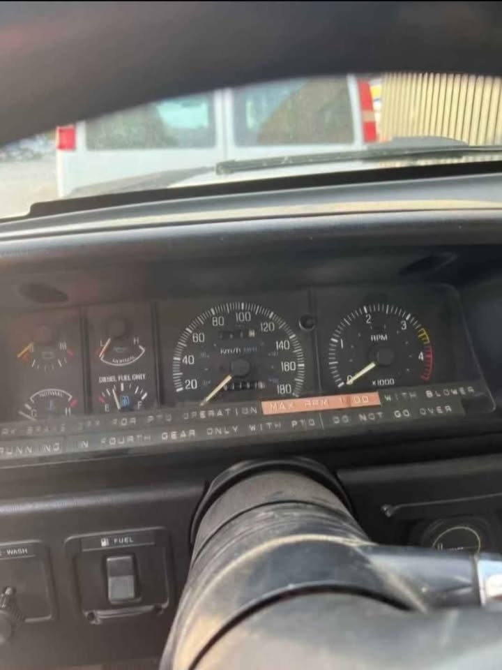 1990 Ford E450 Super Duty Cutaway - photo 4