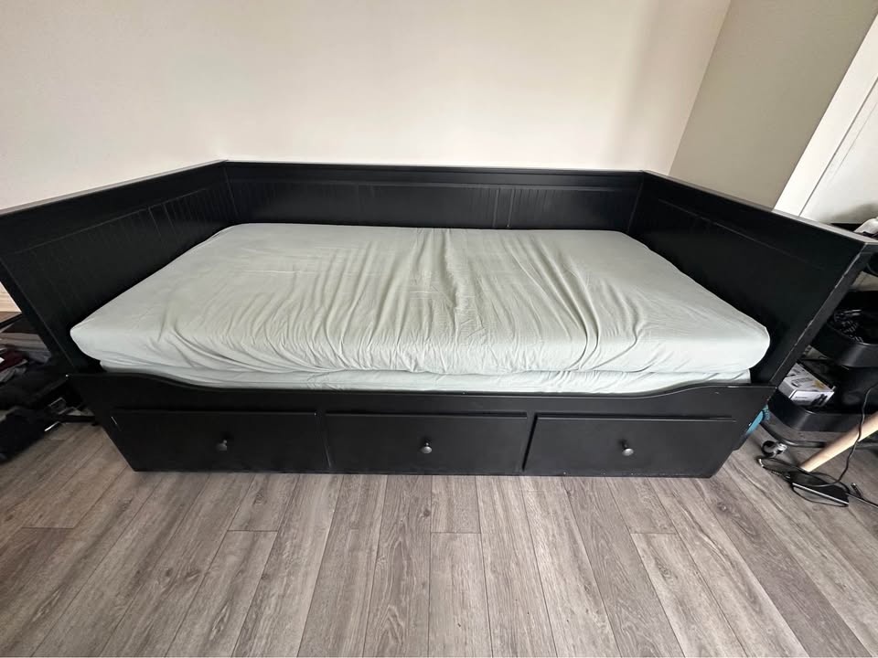 IKEA Hemnes Daybed with Drawers and Mattresses - photo 3