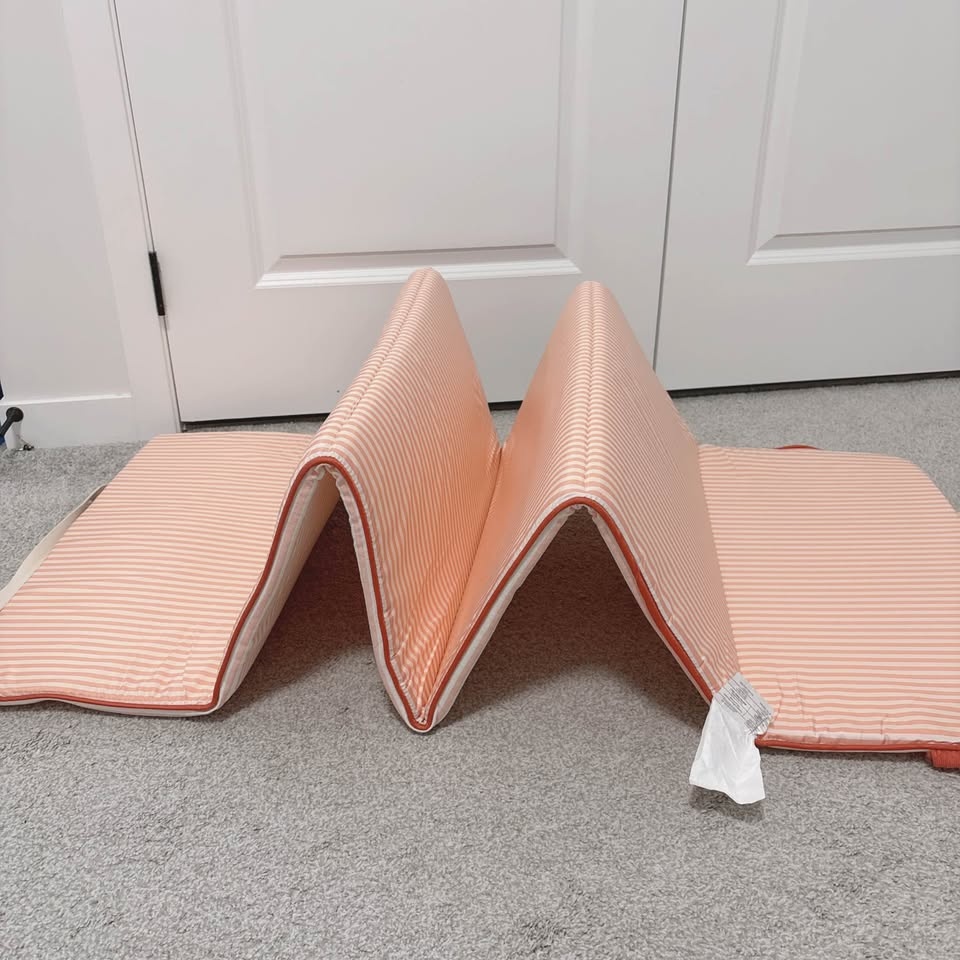 Brand new foldable lounger mat with handles 🏆 - photo 4
