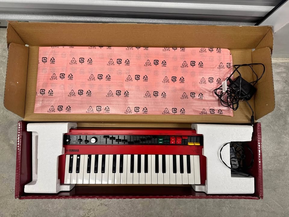 Yamaha Reface YC (Red)
