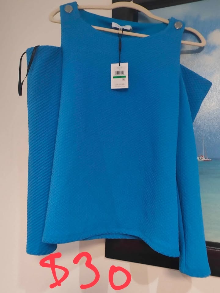 Women top/blouse for formal or casual