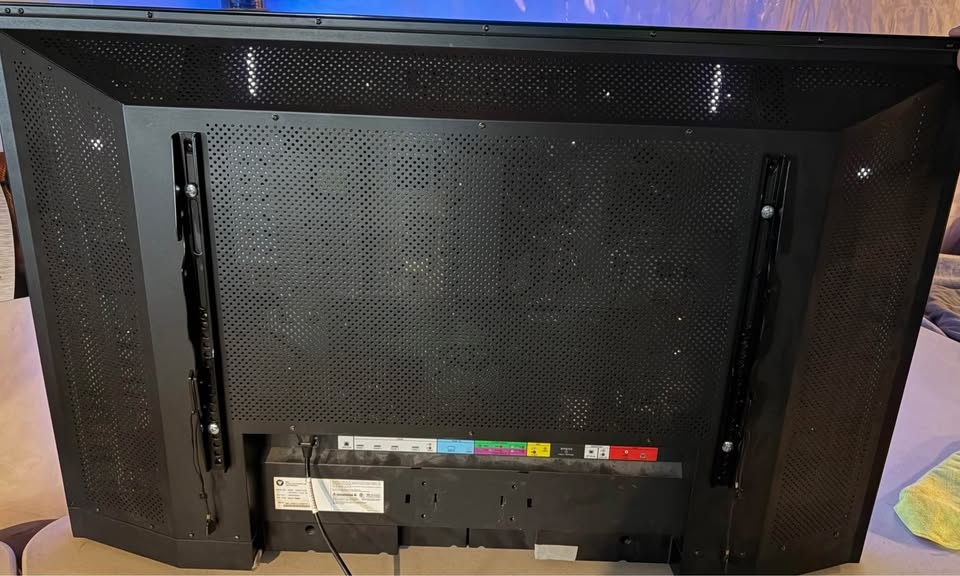 52” VIZIO HDTV – Full HD – Works Great - photo 2