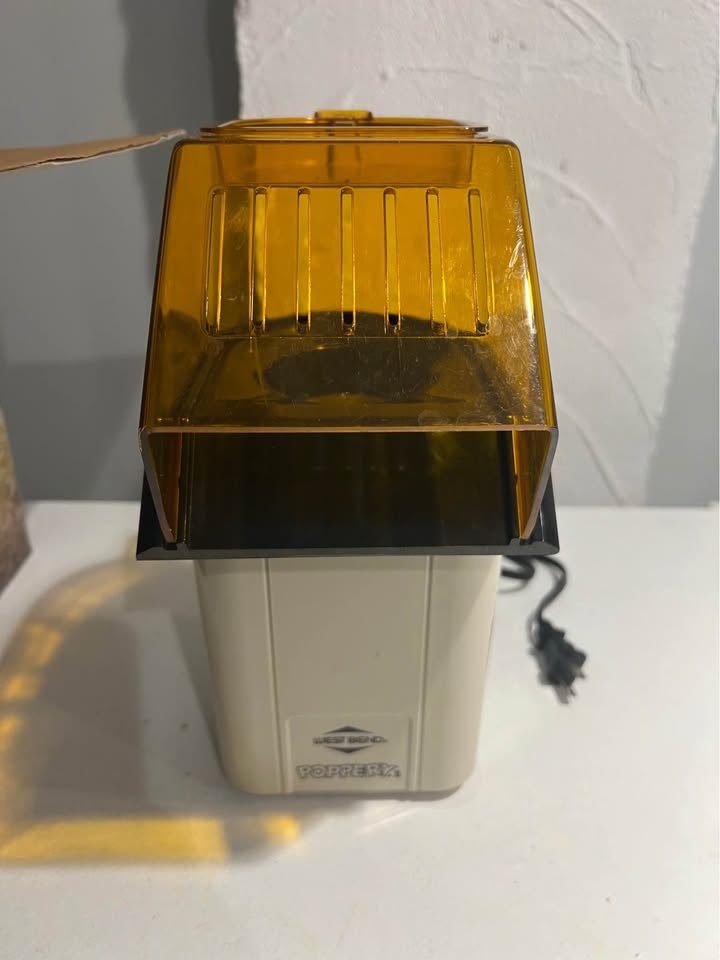 Automatic Popcorn maker - price reduce due to a small crack in t - photo 2