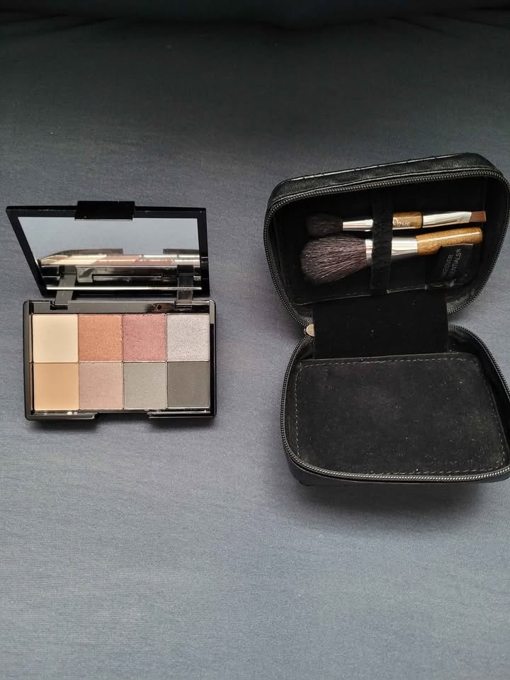 ME MAKEOVER ESSENTIALS - photo 2