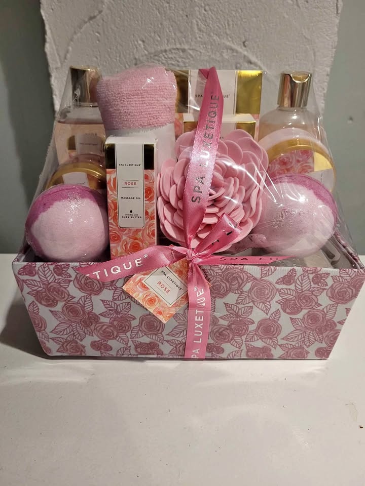 Holiday basket