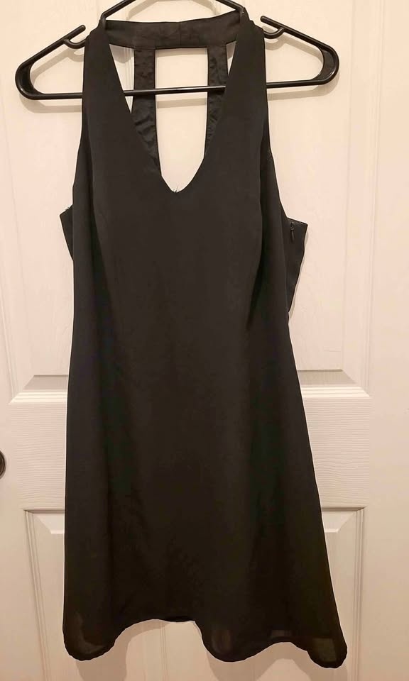 Woman short black dress -size 6