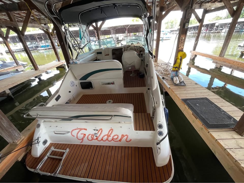 1998 Rinker Fiesta Vee 266 Boat - photo 2
