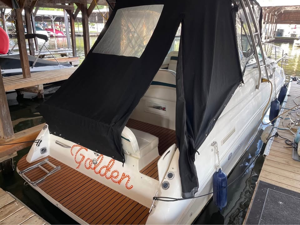 1998 Rinker Fiesta Vee 266 Boat - photo 4