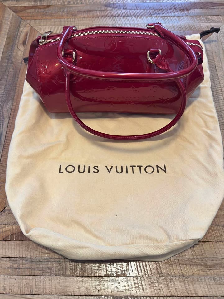 Louis Vuitton Vernis Rosewood Avenue Bag