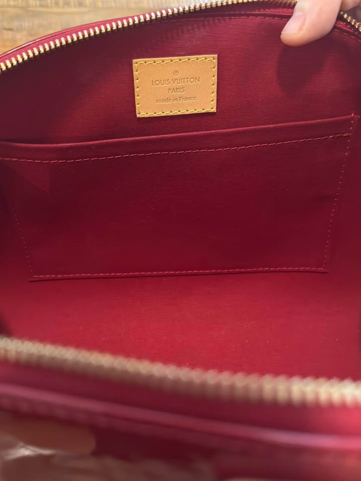 Louis Vuitton Vernis Rosewood Avenue Bag - photo 3