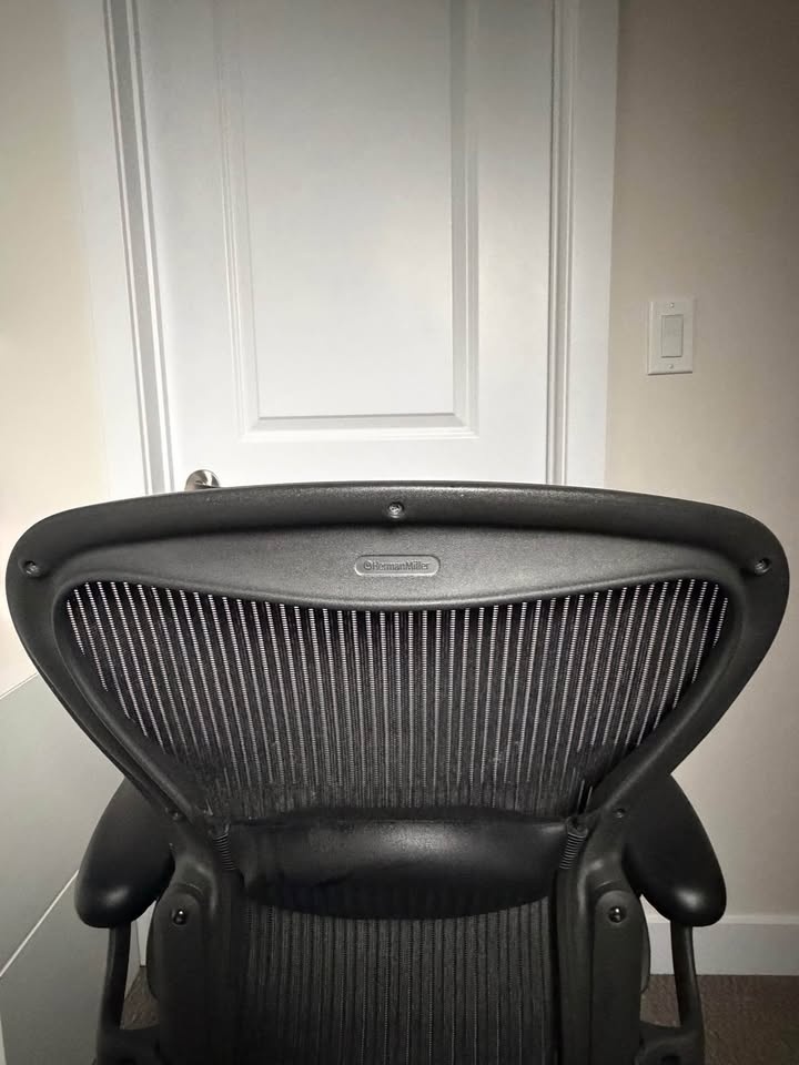 Herman Miller Aeron Chair - photo 2