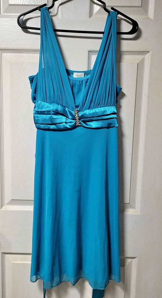 Women's party dress - large