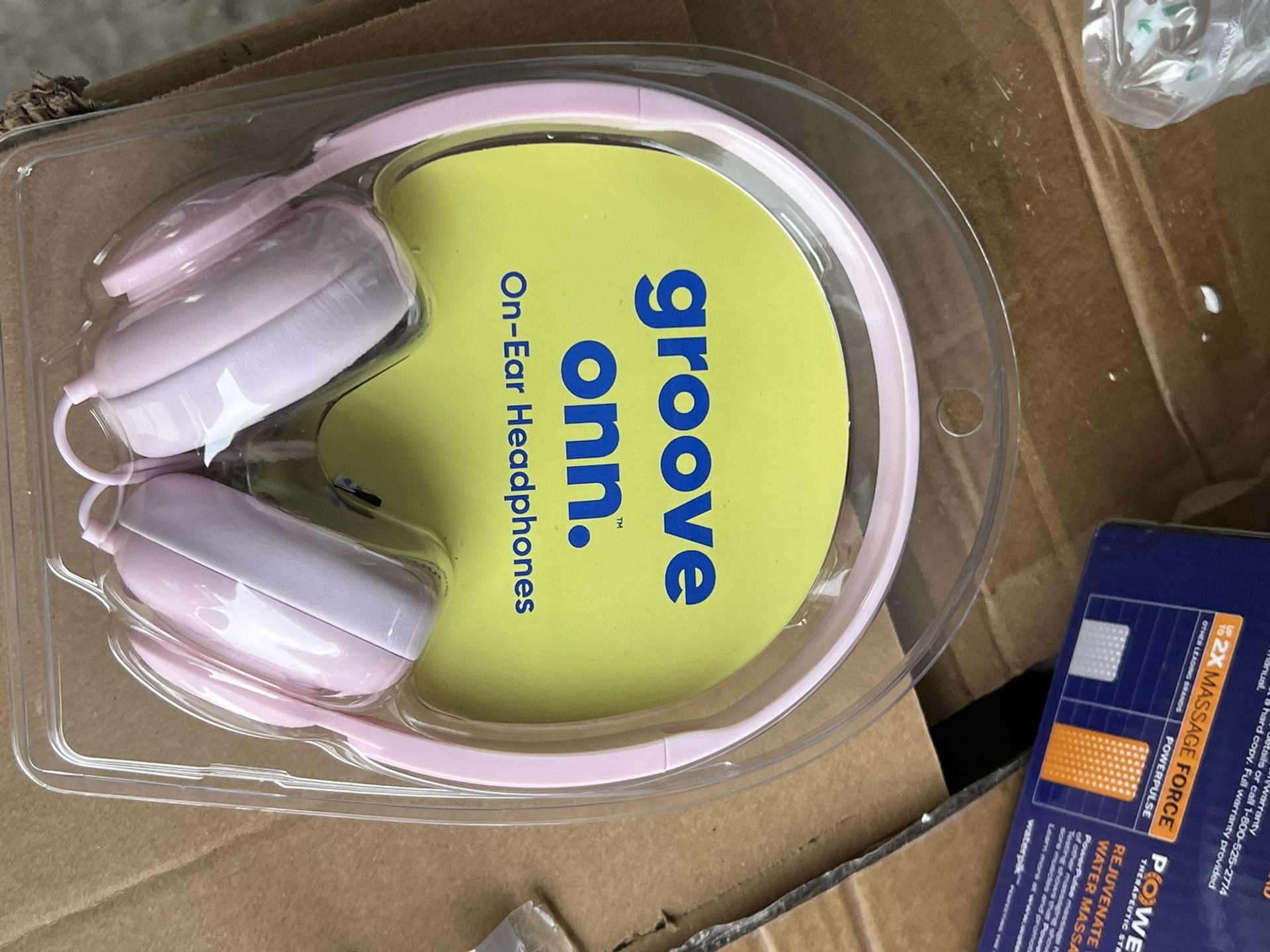 ONN On-Ear Headphones, Pink - Brand New (600 Pairs Available)