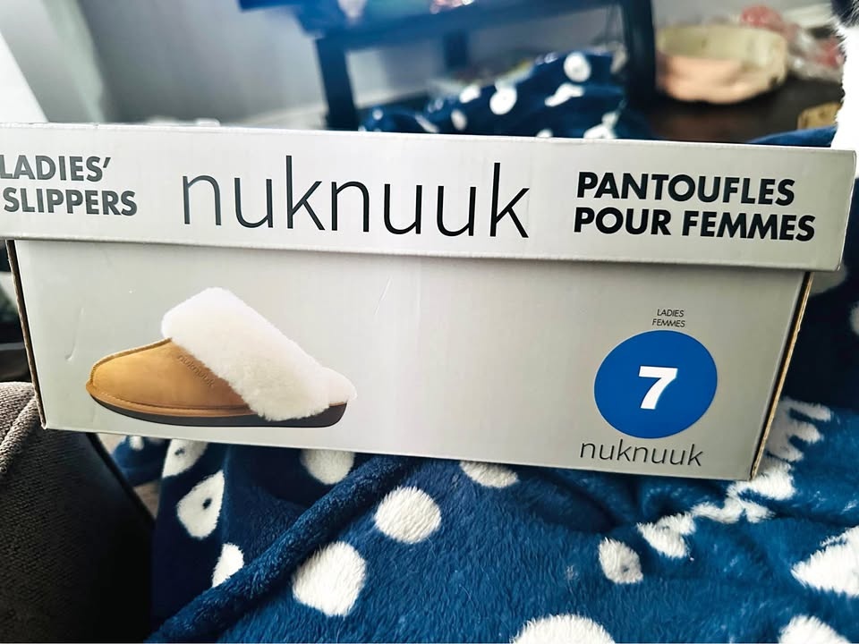 Nuknuuk Ladies' Suede Slippers - Size 8