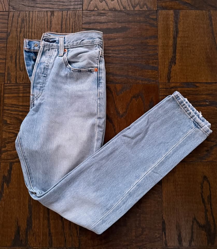 Levi’s 501 Skinny Jeans - Size 25 - photo 2