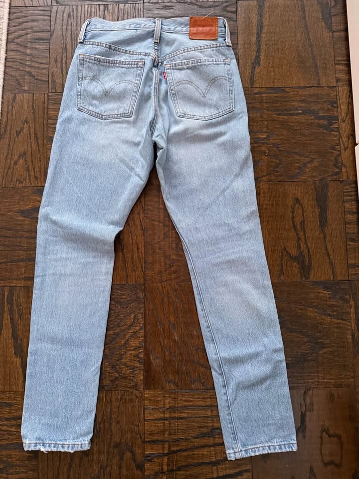 Levi’s 501 Skinny Jeans - Size 25 - photo 3