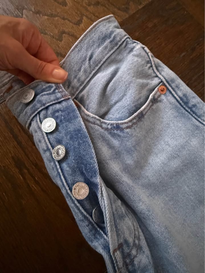 Levi’s 501 Skinny Jeans - Size 25 - photo 4