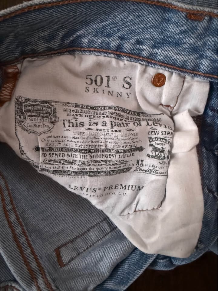Levi’s 501 Skinny Jeans - Size 25 - photo 5