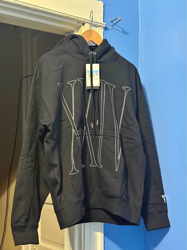 Kobe Men's Pullover Basketball Hoodie M Size NEW