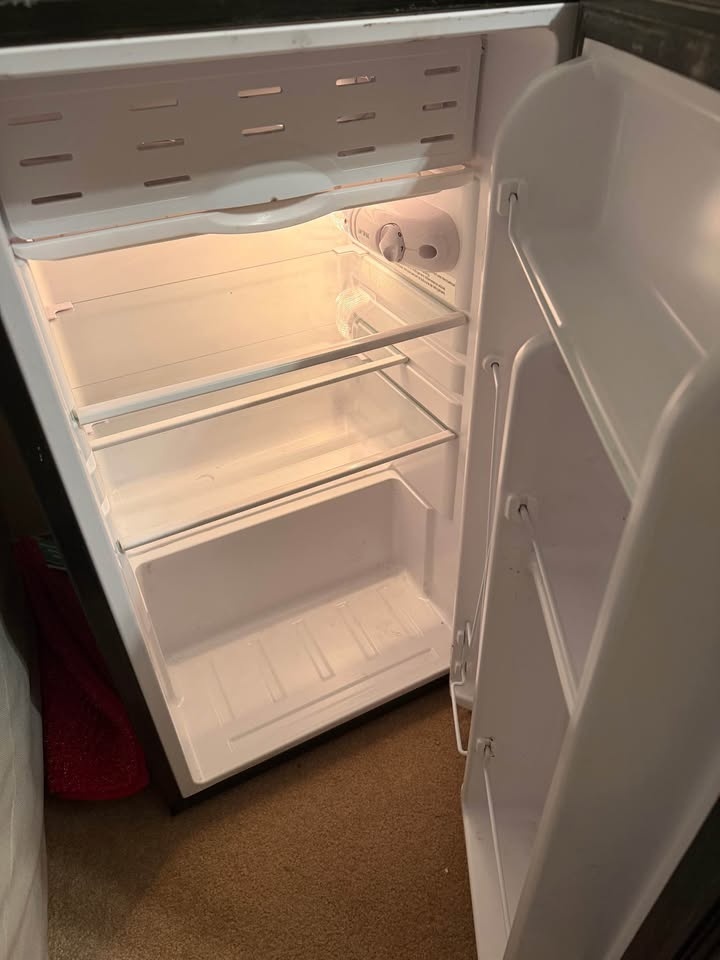 Mini fridge for sale - photo 2