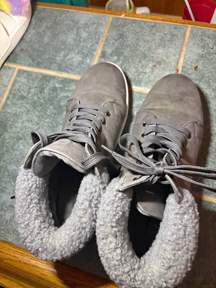 Sonoma Goods For Life Kinsleyy Womens Faux-fur High Top Sneakers
