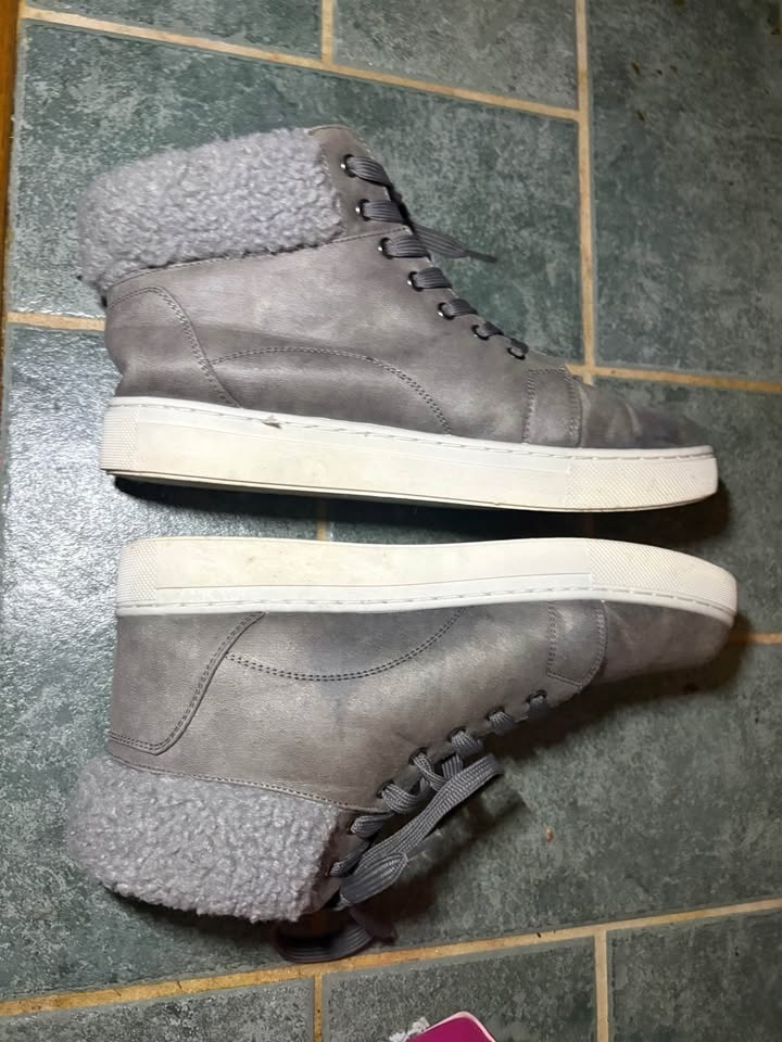 Sonoma Goods For Life Kinsleyy Womens Faux-fur High Top Sneakers - photo 3