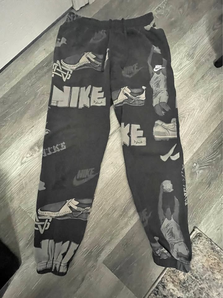 Nike cuffed sweats