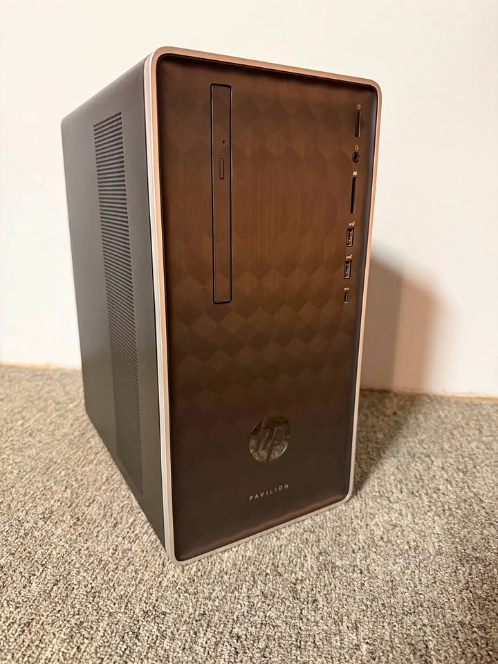 HP Pavilion Desktop PC - RX 550, 16GB RAM, SSD
