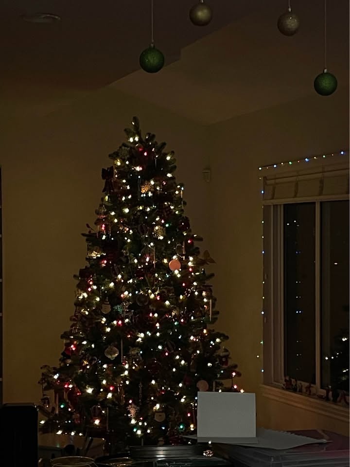 7.5 Pre-lit Christmas Tree - photo 5