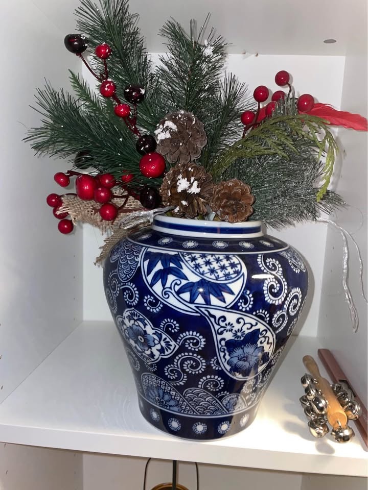 Vintage Chinoiserie Chinese Porcelain Vase