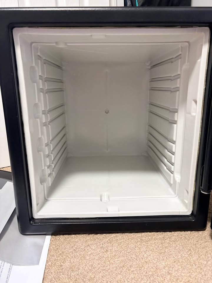 SentrySafe SFW123FTC 1.2 cu.ft. Electronic Fire Safe - photo 2