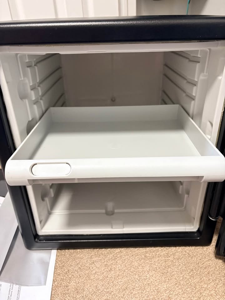 SentrySafe SFW123FTC 1.2 cu.ft. Electronic Fire Safe - photo 3