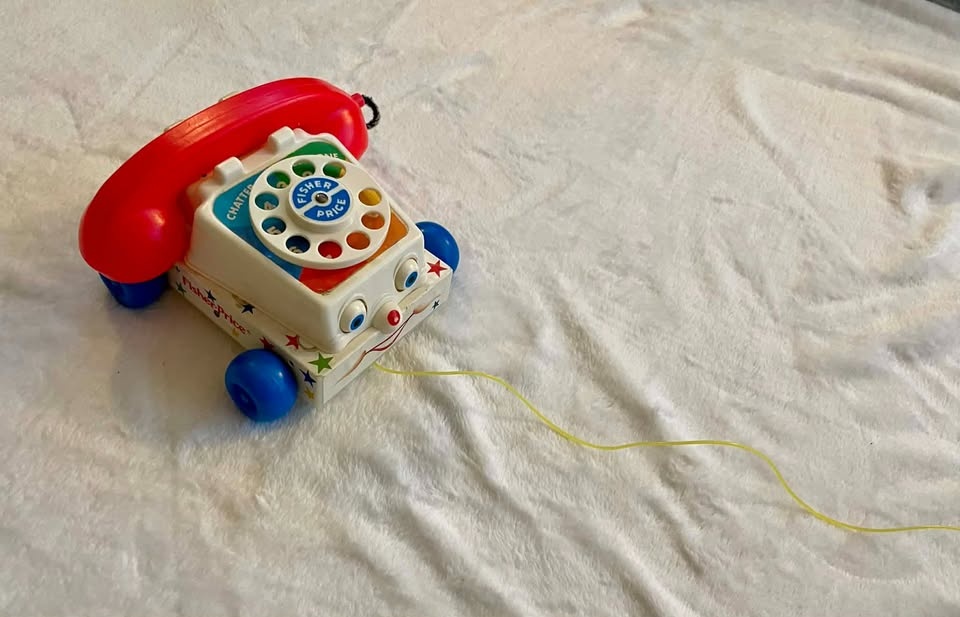 Vintage Fisher Price Pull Along Rotary Dial Chatterbox Telephone - photo 2