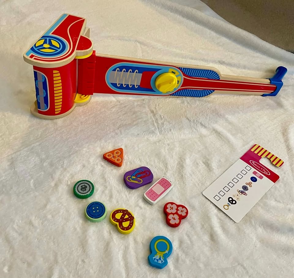 Melissa and Doug Wooden Vacuum - photo 3