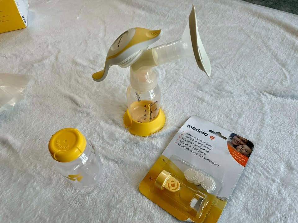Medela Harmony Manual Extractor & 75 Storage Bags - photo 2