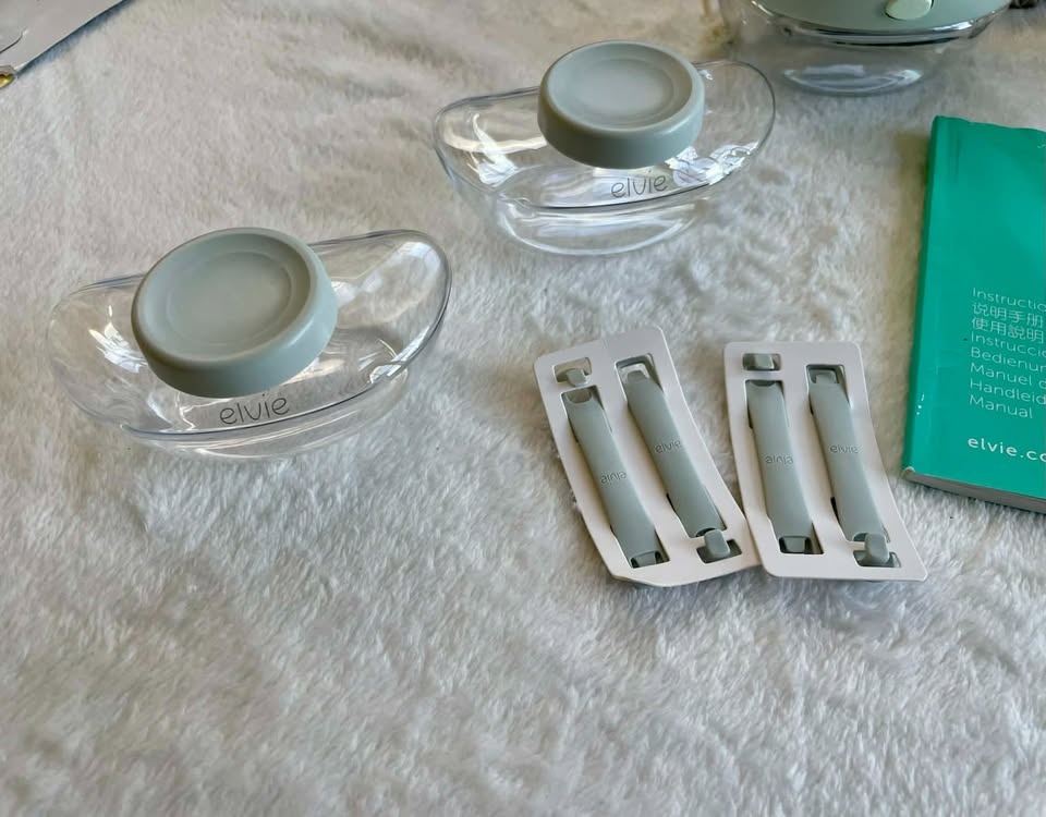 Elvie Wearable Milk Extractors & Dr Brown Bottle Wipes (3-pack) - photo 5