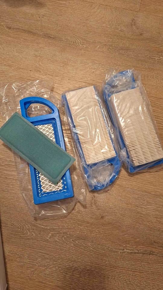 3 John Deere L1100 Air Filters