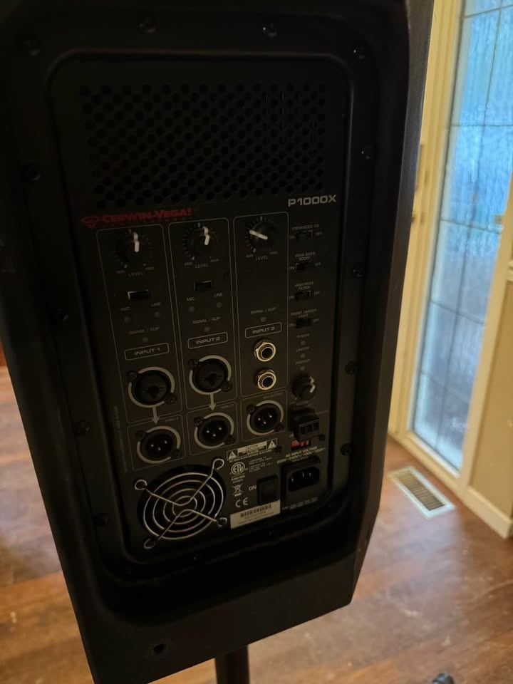 2x Cerwin-Vega P1000X 10” Powered PA Speakers - Excellent - photo 2