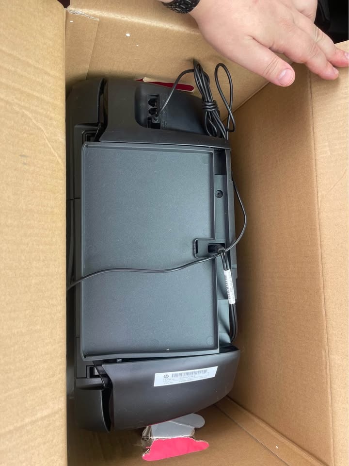 HP OfficeJet 3833 All-in-One Printer - photo 2