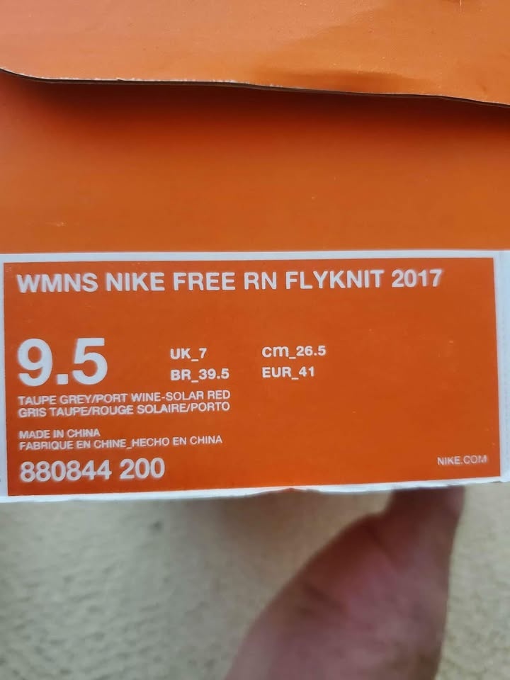 Nike Free Run Flyknit 9.5 BNIB - photo 3