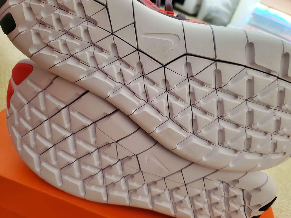 Nike Free Run Flyknit 9.5 BNIB - photo 5