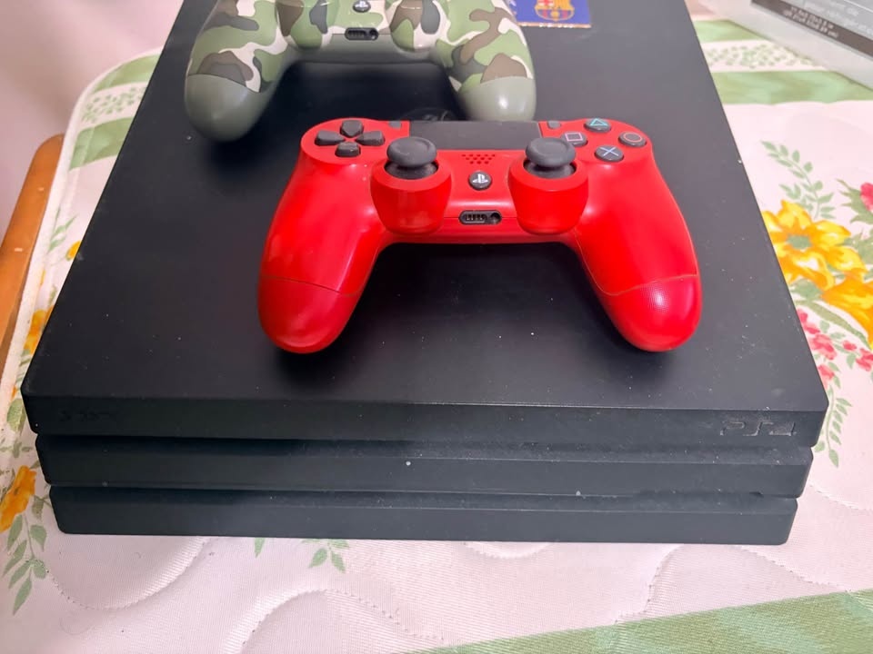 PS4 Pro 1TB - photo 4