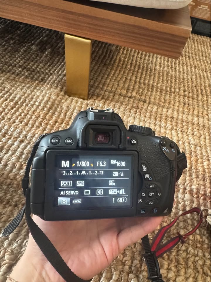 Canon EOS 650D DSLR Camera Kit w/ 2 Lenses - photo 5