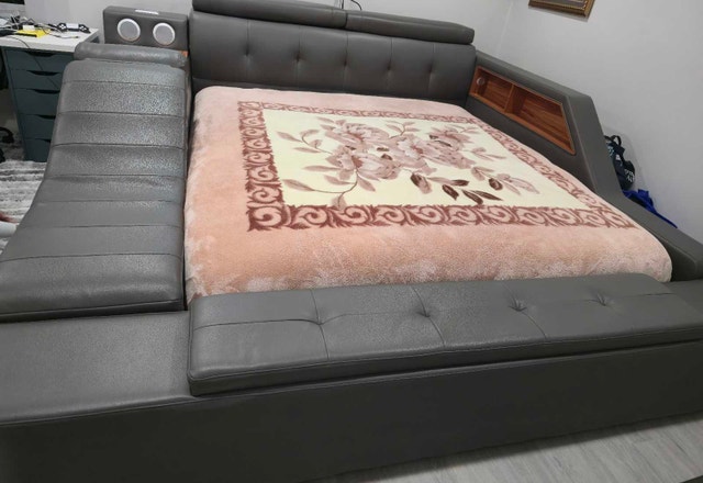 Studio Entertainment Bed with Mattress - photo 2