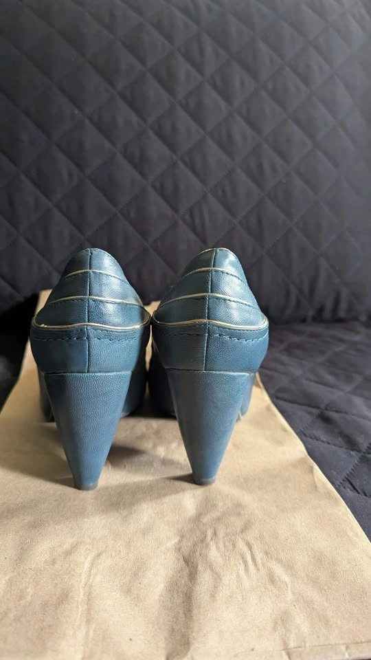 Miss Mooz Retro Pumps, Blue Leather, Size 6.5 (Barely worn) - photo 2