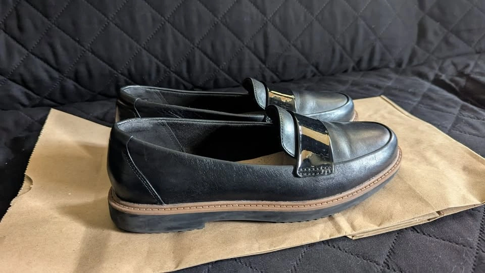 Clark's Loafer, Black Leather, Size 6 (Barely worn)