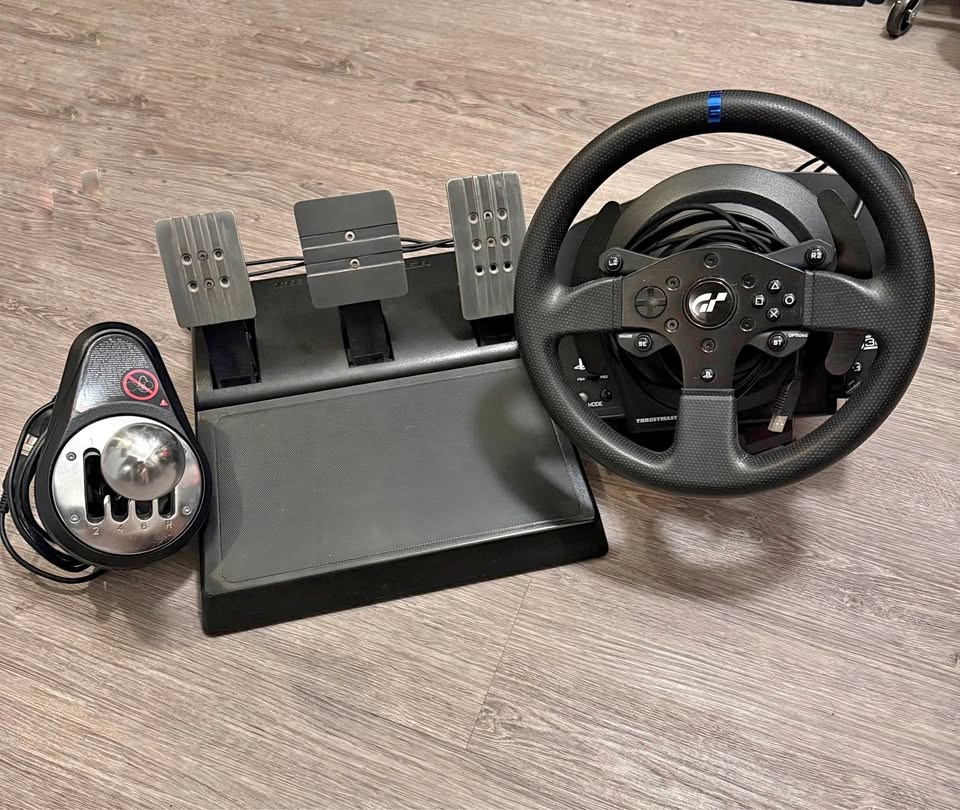 Thrustmaster T300RS With TH8A Shifter