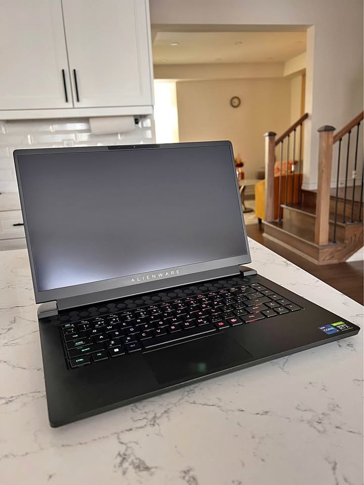 Alienware M15 R7 Gaming Laptop