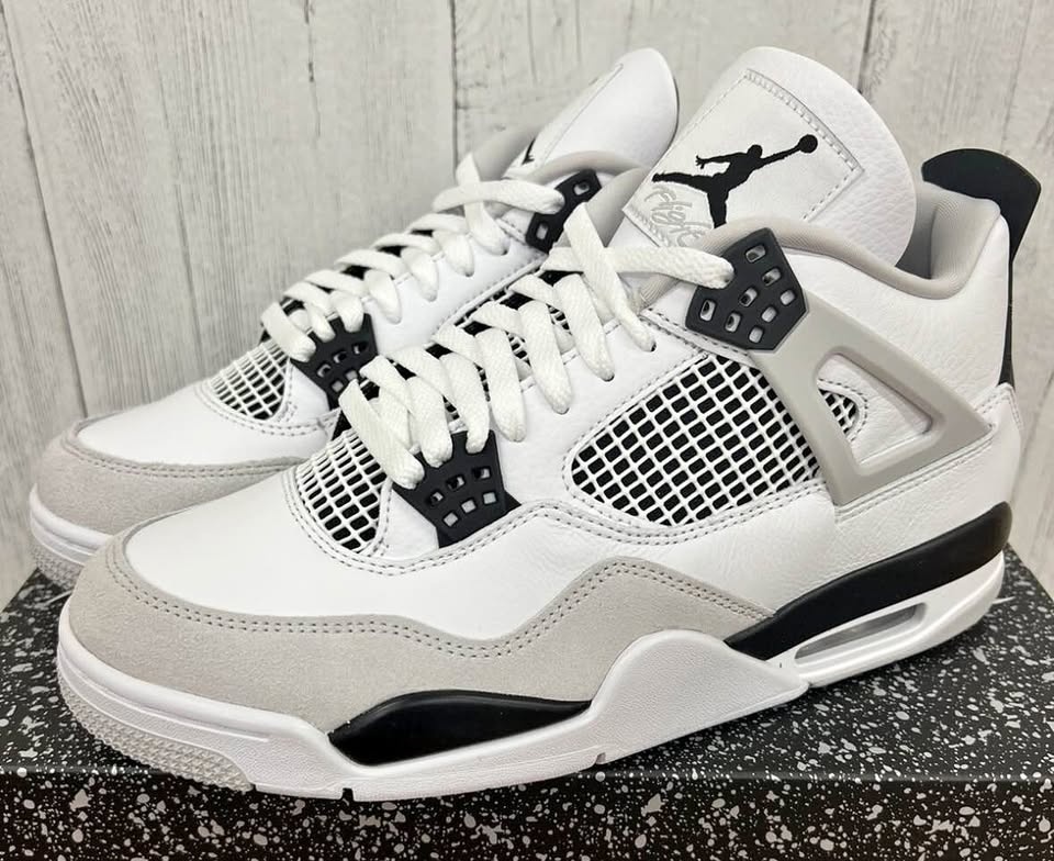 Jordan 4 Military Blacks